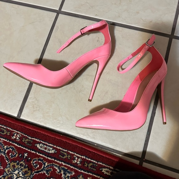 Barbie pink heels / pumps / stiletto NWT never worn 4 inch with ankle strap. - Picture 2 of 5